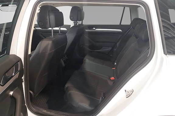 Volkswagen Passat Alltrack 7 of 10