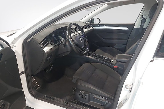 Volkswagen Passat Alltrack 6 of 10