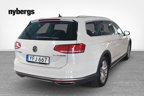 Volkswagen Passat Alltrack 4 of 5