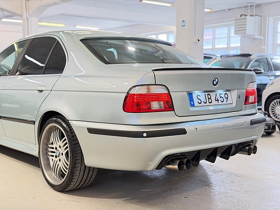 BMW 530i 7 of 17
