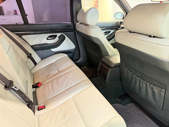 BMW 530i 10 of 17