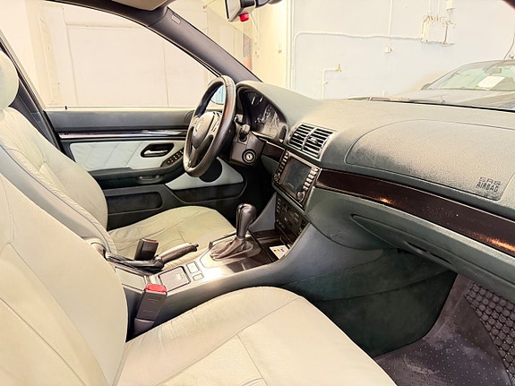 BMW 530i 11 of 17