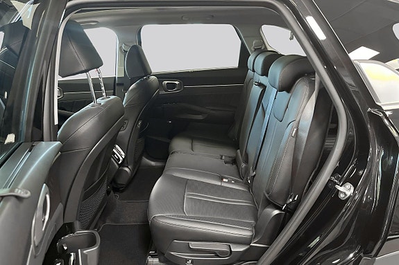 Kia Sorento 10 of 22
