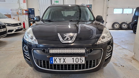 Peugeot 4007 2 of 5