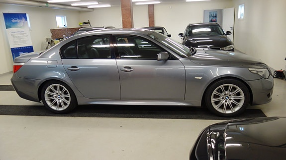 BMW 523i 5 of 5