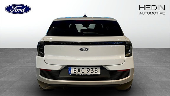 Ford Explorer 6 of 8