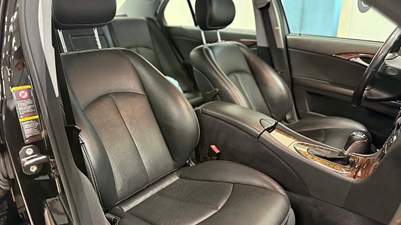 Mercedes-Benz E200 16 of 30