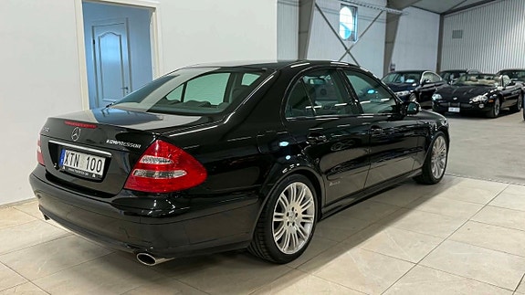 Mercedes-Benz E200 8 of 30