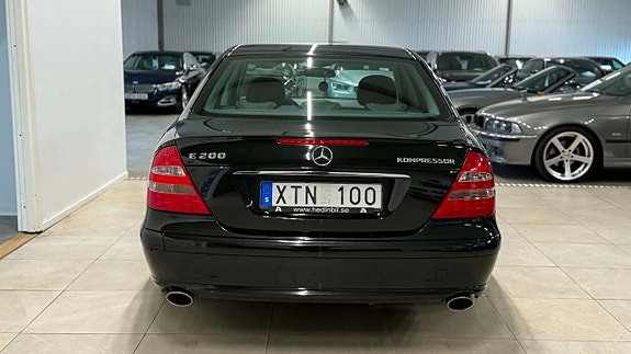 Mercedes-Benz E200 7 of 30