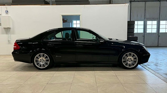 Mercedes-Benz E200 5 of 5