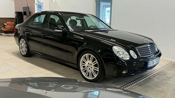 Mercedes-Benz E200 26 of 30
