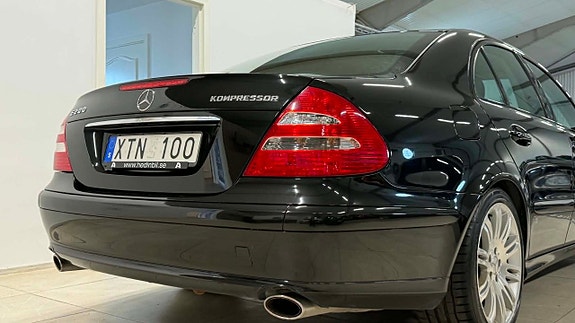 Mercedes-Benz E200 10 of 30