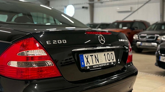 Mercedes-Benz E200 9 of 30