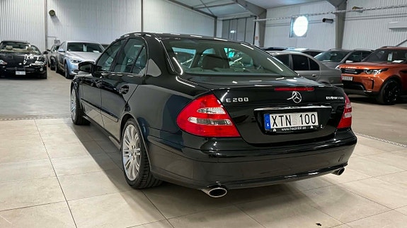 Mercedes-Benz E200 6 of 30