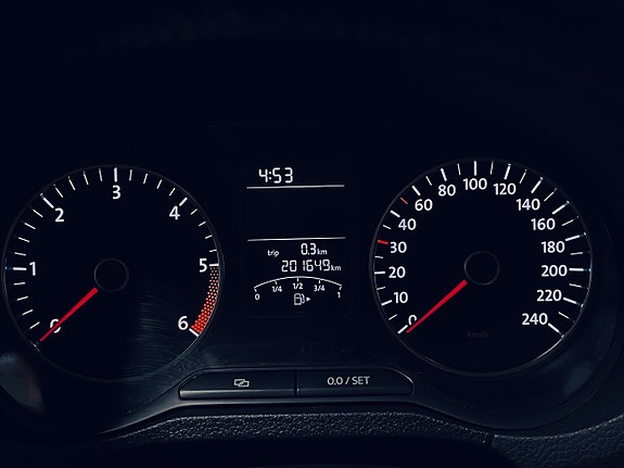 Volkswagen Polo 16 of 24