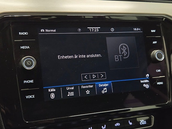 Volkswagen Passat 20 of 24