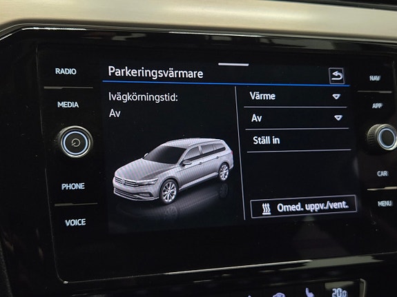 Volkswagen Passat 19 of 24