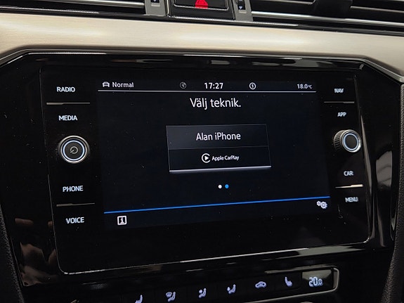 Volkswagen Passat 18 of 24