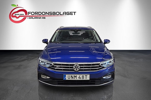 Volkswagen Passat 2 of 5