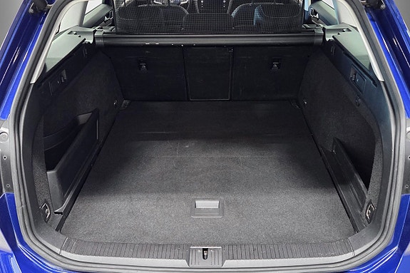 Volkswagen Passat 13 of 24
