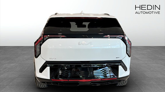 Kia EV3 7 of 12