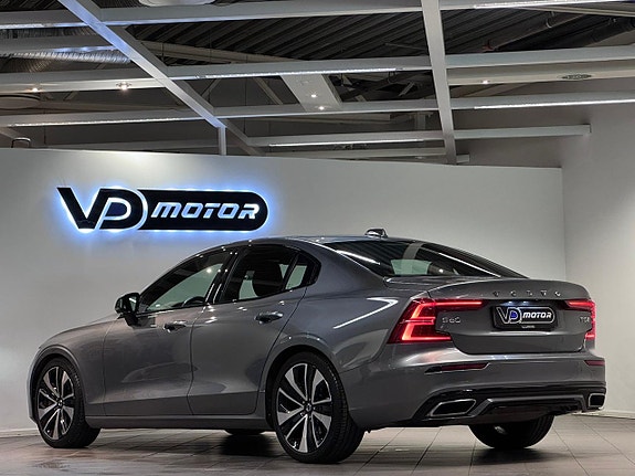 Volvo S60 3 of 5