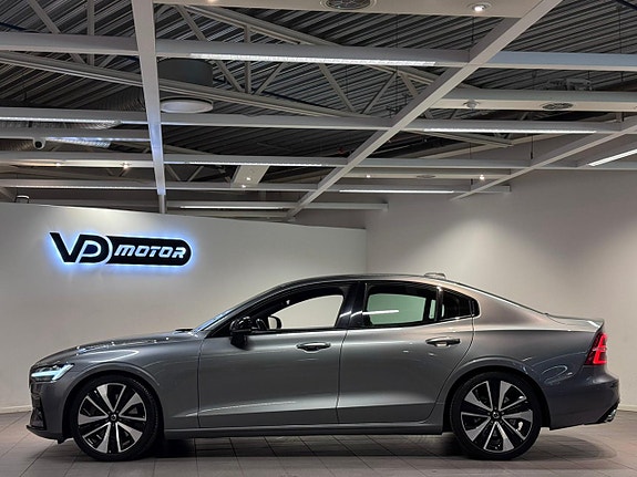 Volvo S60 2 of 5