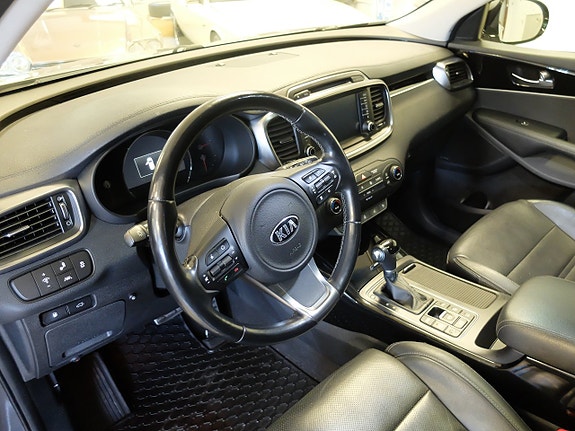 Kia Sorento 7 of 15