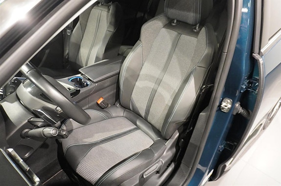 Peugeot 3008 10 of 16