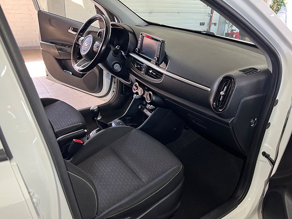 Kia Picanto 9 of 13