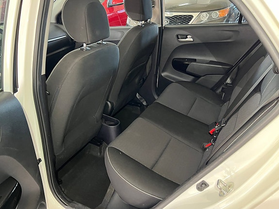 Kia Picanto 12 of 13