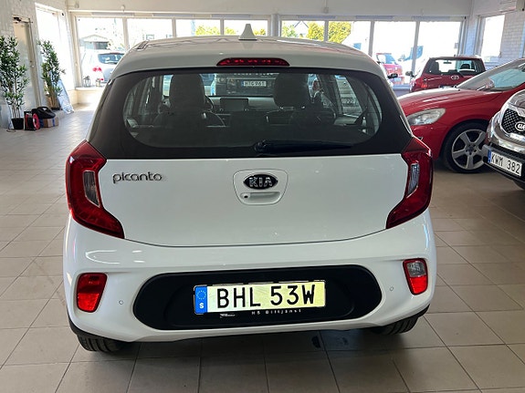 Kia Picanto 6 of 13