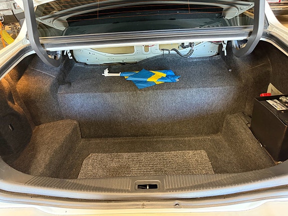 Lincoln Town Car 17 of 19