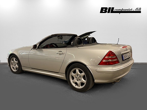 Mercedes-Benz SLK200 5 of 5