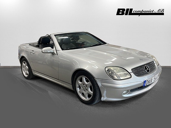 Mercedes-Benz SLK200 4 of 5