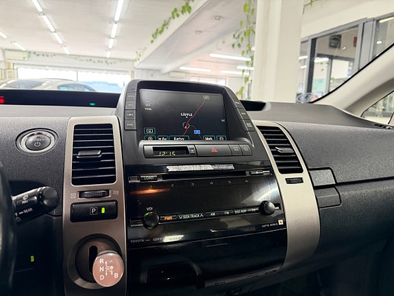 Toyota Prius 21 of 25
