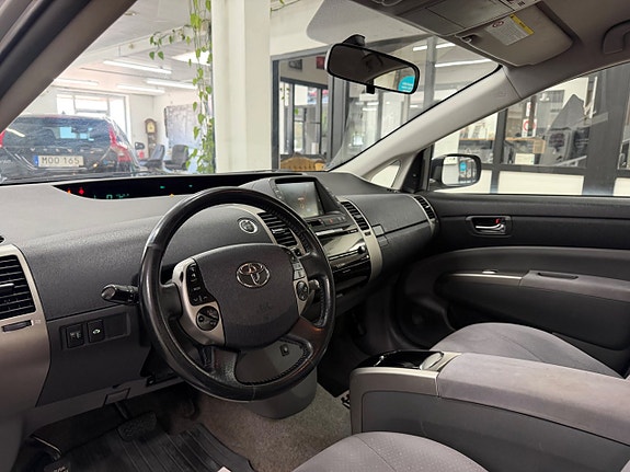 Toyota Prius 20 of 25