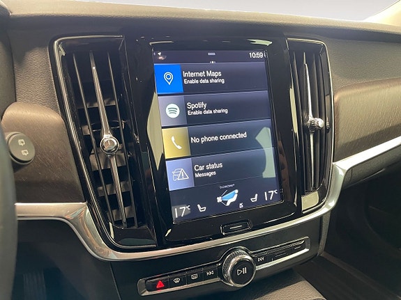 Volvo V90 Cross Country 13 of 16
