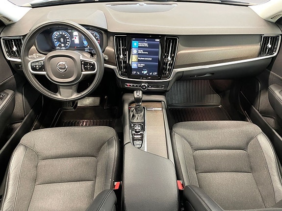 Volvo V90 Cross Country 11 of 16