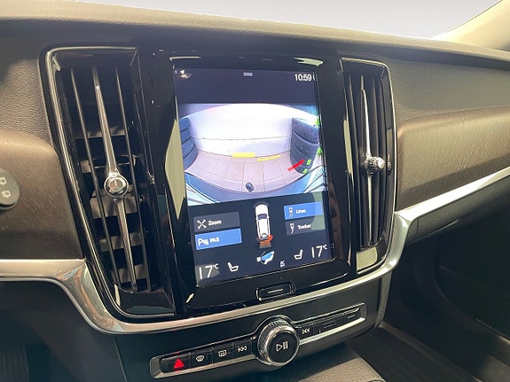 Volvo V90 Cross Country 14 of 16