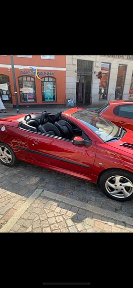 Peugeot 206 CC 2 of 3
