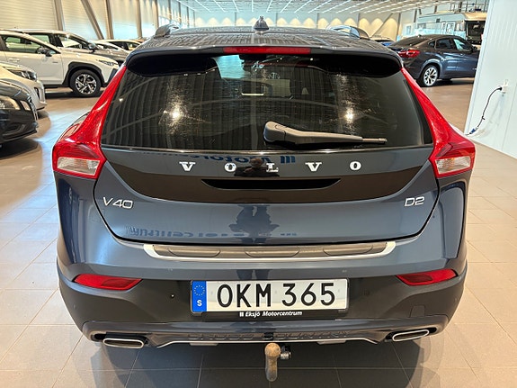 Volvo V40 Cross Country 6 of 16