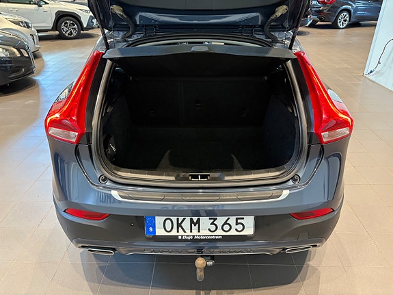 Volvo V40 Cross Country 7 of 16
