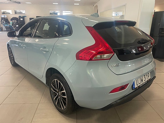 Volvo V40 3 of 5