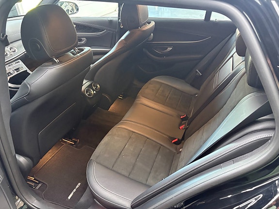 Mercedes-Benz E200 6 of 11