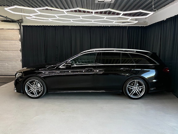 Mercedes-Benz E200 10 of 11