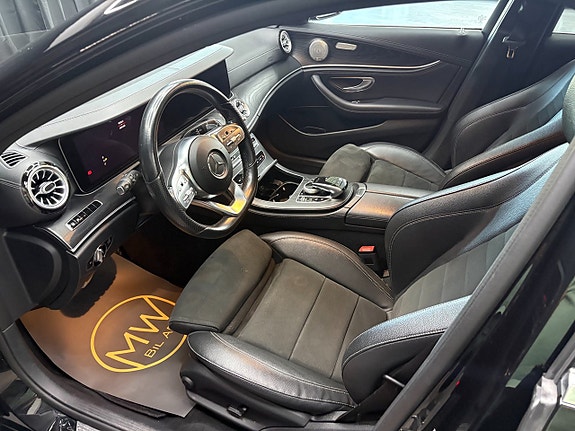 Mercedes-Benz E200 4 of 5