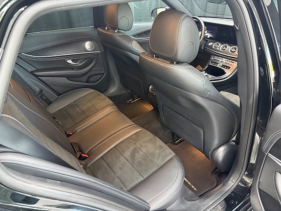 Mercedes-Benz E200 7 of 11