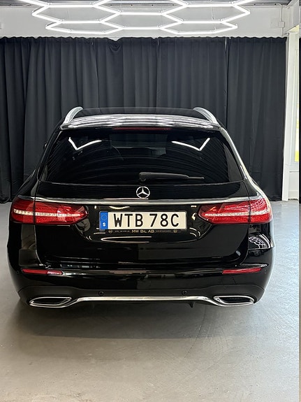Mercedes-Benz E200 9 of 11