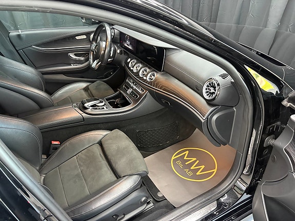 Mercedes-Benz E200 5 of 5